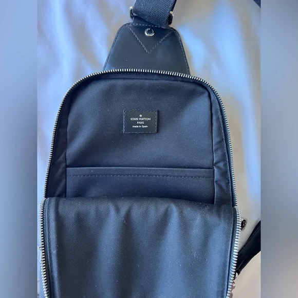LOUIS VUITTON SLINGER MONOGRAM
